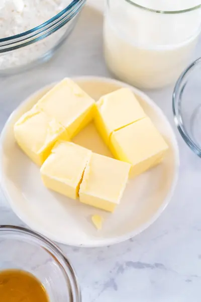 Ingredientes Medidos Cuencos Vidrio Para Hornear Pastel Limonada Arándanos —  Fotos de Stock