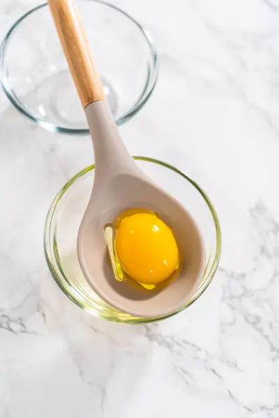 Separating Egg Whites Egg Yolks Slotted Spoon Small Bowls — Stock Photo, Image