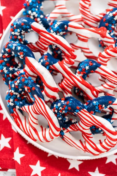 American Flag Red White Blue Chocolate Covered Pretzel Twists — Stock Photo, Image