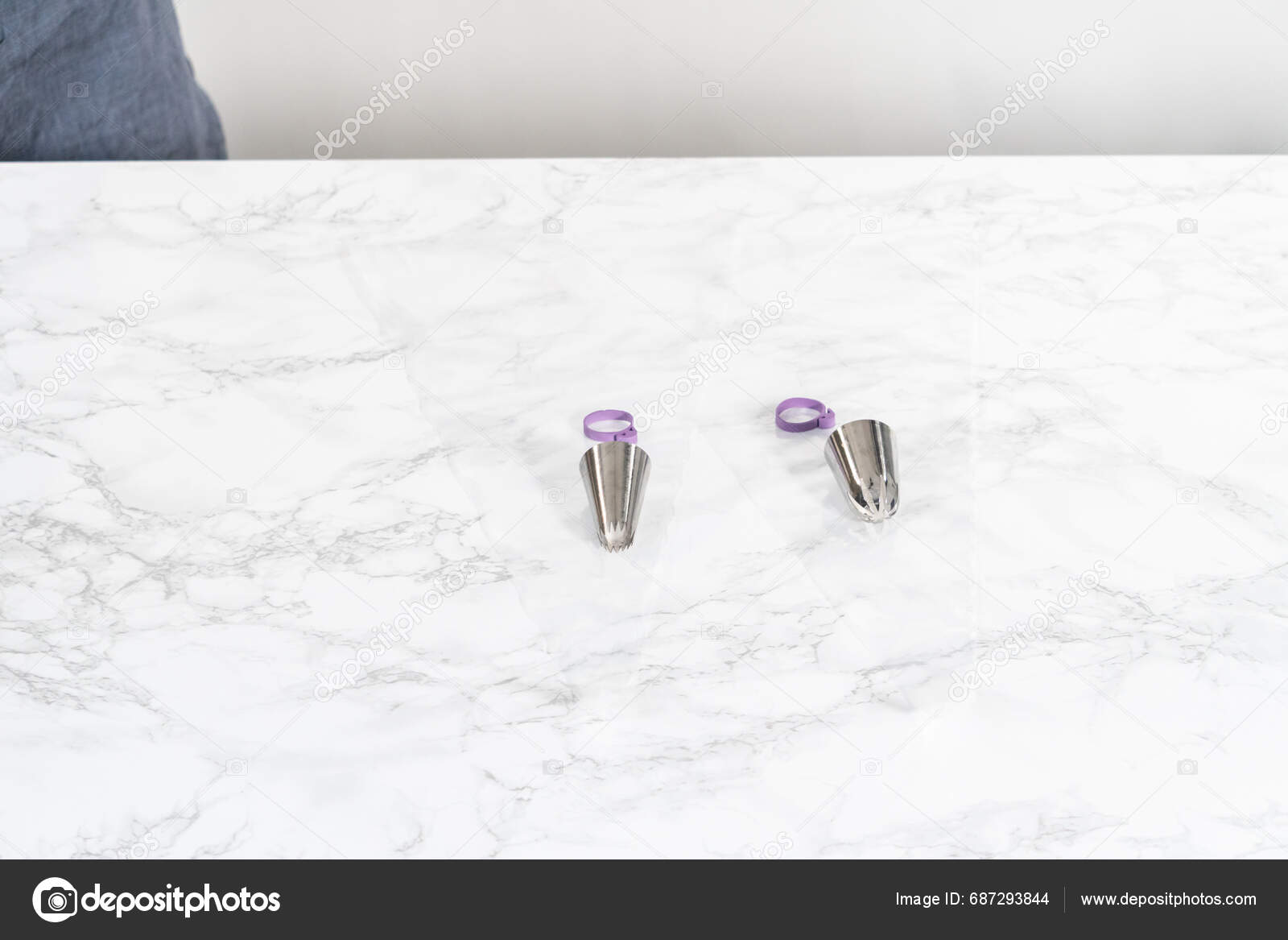 Piping Bags Jumbo Metal Piping Tips Filled Jumbo Metal Piping Stock