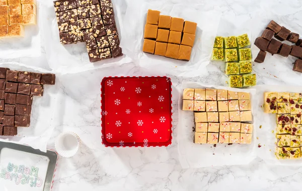 Deitado Embalagem Uma Variedade Caseira Fudge Para Presentes Comida Natal — Fotografia de Stock