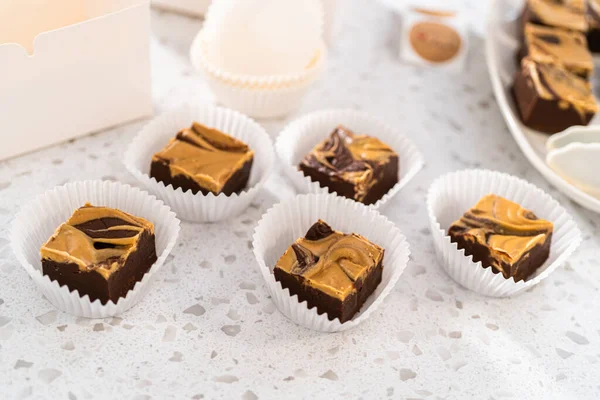 Packaging Homemade Chocolate Fudge Peanut Butter Swirl White Gift Box — Stock Photo, Image