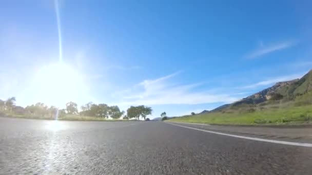 캘리포니아 아로요 Hwy 101에서 운전하면 풍경의 경치가 아름답습니다 — 비디오