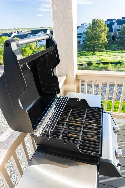 Sleek Open Lid Two Burner Grill Stands Ready Use Conveniently — Stock Photo, Image