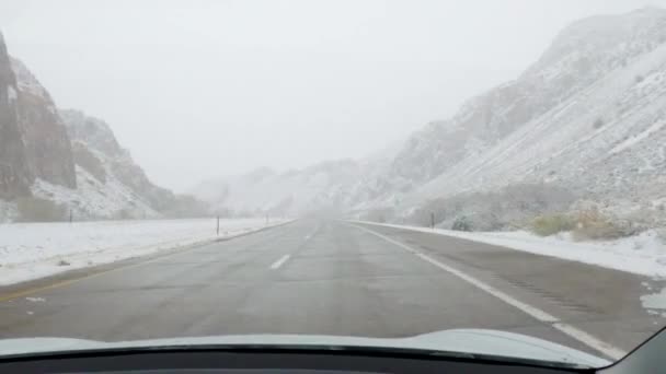 Pov Electric Fordon Fångas Skickligt Navigera Motorvägen Vinterstorm Västra Colorado — Stockvideo