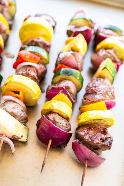 Flavorful Beef Colorful Veggie Skewers Marinated Grilled Perfection Sizzling Baking — Stock Photo, Image