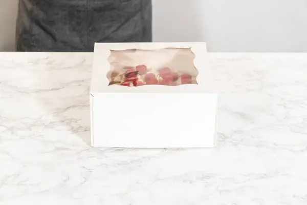 Care White Chocolate Raspberry Bundt Cake Packaged White Paper Box — Stock Photo, Image