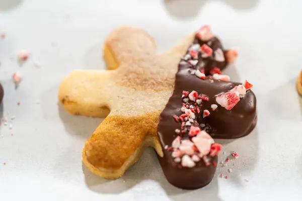 Preparing Star Shaped Cookies Half Dipped Chocolate Accented Peppermint Chocolate — Stock Photo, Image