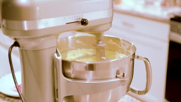 Stand Mixer Fouette Crème Beurre Crème Glacée Perfection Prêt Pour — Video