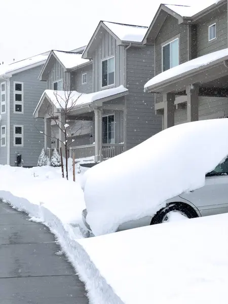 Snow Blankets Suburban Street Houses Stand Quiet Repose Driveways Reveal — Stock Photo, Image