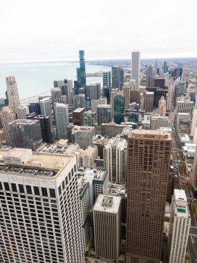 Chicago, Illinois, ABD-Kasım 7, 2023 - Chicago şehir merkezinin nefes kesici kış manzarası 360 Gözlem Güvertesinden görüldüğü gibi.