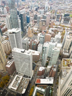 Chicago, Illinois, ABD-Kasım 7, 2023 - Chicago şehir merkezinin nefes kesici kış manzarası 360 Gözlem Güvertesinden görüldüğü gibi.