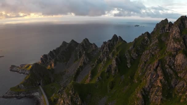 Vista Aérea Magnífica Montanha Lofoten Bleik Noruega — Vídeo de Stock