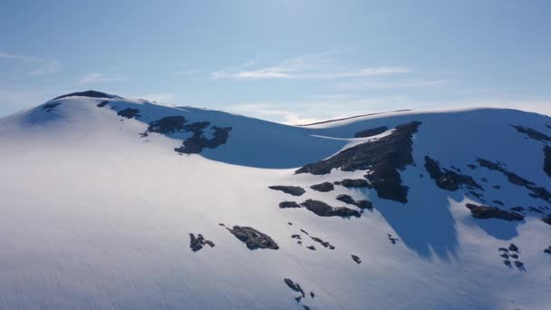 Impresionante Vista Aérea Una Cordillera Nevada Desierto Nórdico Día Frío — Vídeos de Stock