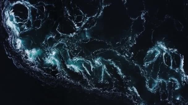 Vlny Vody Řeky Moře Setkávají Během Přílivu Odlivu Whirlpools Maelstrom — Stock video