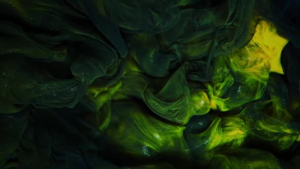 Tinta Verde Amarela Salpicam Uns Aos Outros Água Contra Fundo — Vídeo de Stock