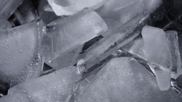 Rohdiamant Transparenter Stein Ein Stück Eis Schwarzer Hintergrund — Stockvideo