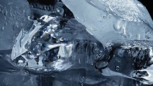 Víz Alatti Jég Emelkedő Vízbuborékokkal Makró Felvétel Gyönyörű Kék Víz — Stock videók