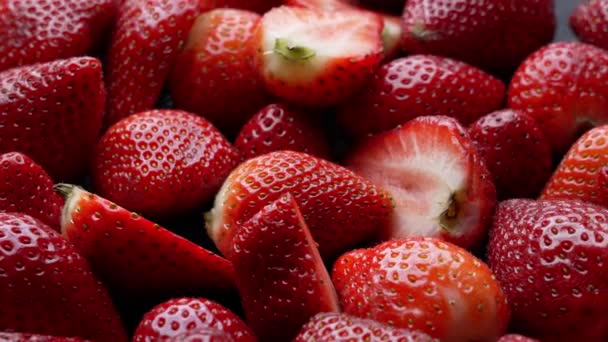 Aardbeienrotatie Geïsoleerde Verse Aardbeien Vegetarisch Voedsel — Stockvideo