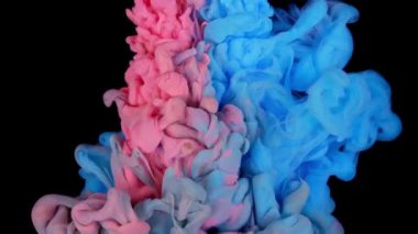 Suya yayılan mavi pembe simli mürekkep. Soyut arkaplan