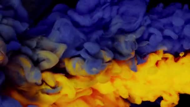 Μαγική Μίξη Χρωμάτων Σύννεφο Μεταξένιου Μελανιού Νερό Που Απομονώνεται Μαύρο — Αρχείο Βίντεο