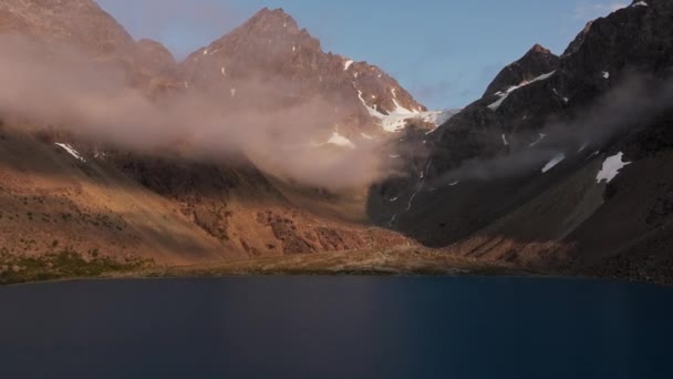 Güneşli Bir Günde Norveç Tromso Yakınlarındaki Lyngen Alpleri Yle Sarp — Stok video