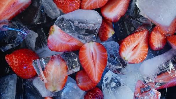 Chunks Ice Falling Fresh Strawberries Ice Cubes Natural Organic Fruit — Stock Video