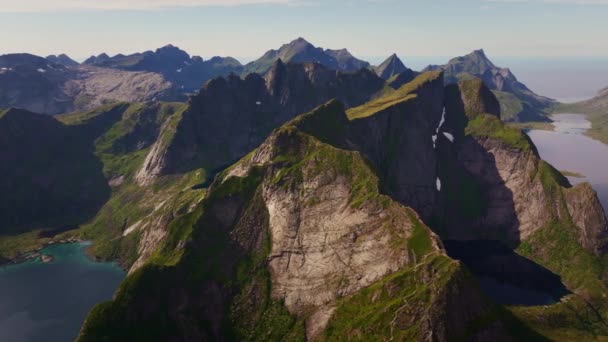 Belo Pôr Sol Sobre Montanhas Dramáticas Fiordes Das Ilhas Lofoten — Vídeo de Stock