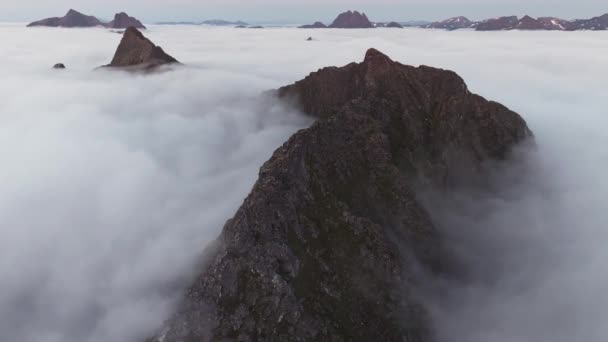 高地奇景 挪威云彩之上的世嘉克拉底山脉的空中云雾 — 图库视频影像
