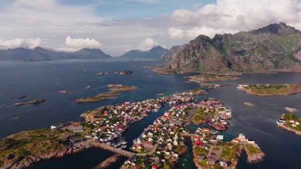 การผจญภ ยทางอากาศ การค นพบหม านประมง Henningsvar ในหม เกาะ Lofoten นอร — วีดีโอสต็อก