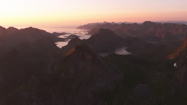 ดวงอาท ตกตอนเย เกาะโลโฟเทน นอร เวย Reine Lofoten นหม เกาะในเขตนอร ดแลนด — วีดีโอสต็อก