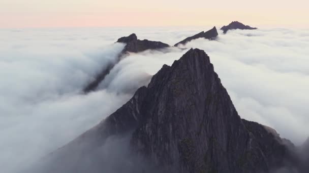 Sky High Adventure Uitzicht Vanuit Lucht Seglas Steile Craggy Mountains — Stockvideo