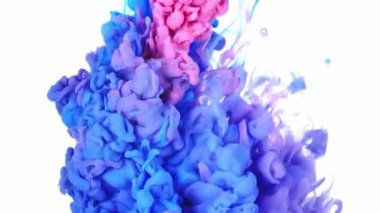 Suya yayılan mavi pembe simli mürekkep. Soyut arkaplan