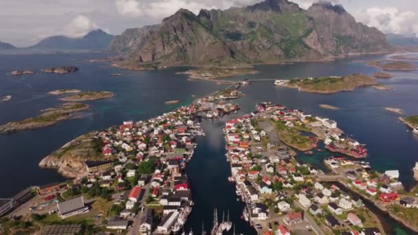 Aerial Glimpse Henningsvar Fishing Village Lofotens Breathtaking Archipelago — Stock Video
