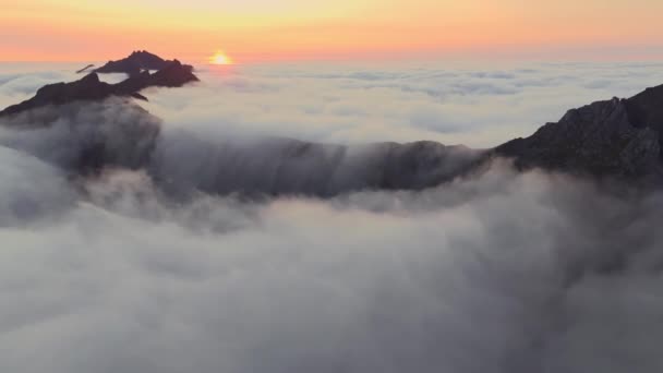 Cloud Top Majesty Aerial Capture Senja Islands Steep Craggy Mountains — Stok Video