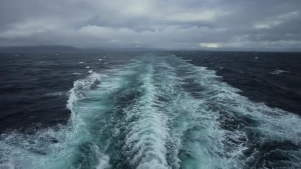 Storm Zee Zijaanzicht Langs Het Schip Wind Blaast Golf Wind — Stockvideo
