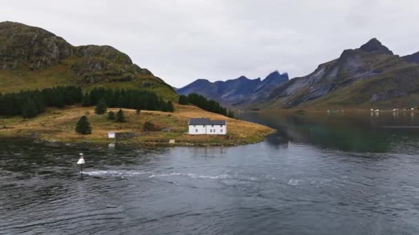 Natureza Atmosférica Arquipélago Lofoten Durante Verão Nebuloso Noruega Tiro Aéreo — Vídeo de Stock