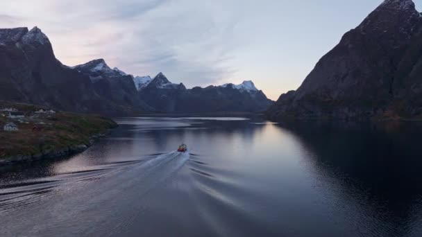 Lofoten群岛的渔船 — 图库视频影像