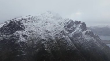 Hava aracı Reine Village, Lofoten, Norveç, Avrupa 'ya uçtu