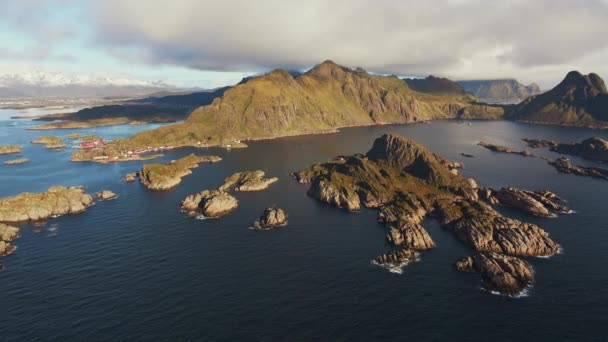 Drone Zoome Haut Fjord Pour Révéler Escalier Pierre Pour Les — Video