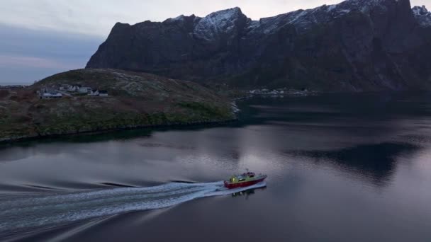 Vissersboot Lofoten Luchtfoto — Stockvideo