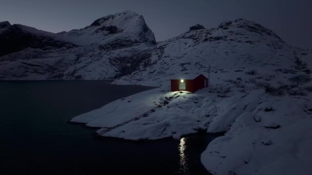 Tijdsverloop Van Het Scandinavische Vissersdorp Met Lichte Verlichting Aan Kust — Stockvideo