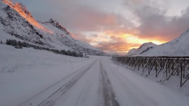 Dirigir Uma Estrada Inverno Lofoten Noruega — Vídeo de Stock