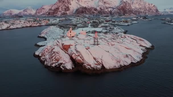 Vista Aérea Vila Pescadores Henningsvaer Nevada Ilhas Lofoten Noruega Inverno — Vídeo de Stock
