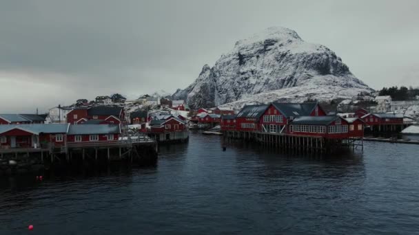 Авиационный Беспилотник Летит Amazing Village Лофотен Норвегия Европа — стоковое видео