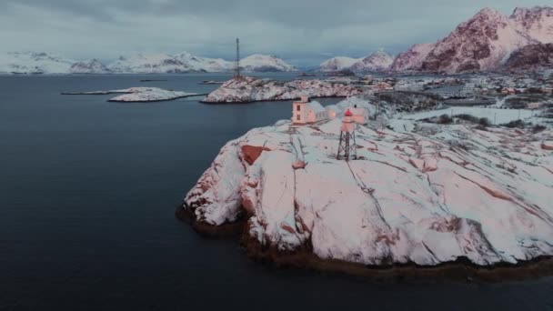 Légi Kilátás Havas Henningsvaer Halászfalu Lofoten Szigetek Norvégia Télen Naplementekor — Stock videók