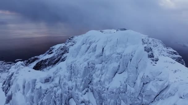 Εκπληκτική Θέα Ψηλών Βουνών Βραχωδών Κορυφών Καλυμμένων Λευκό Χιόνι Που Royalty Free Βίντεο Αρχείου