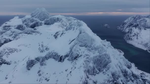 Dwars Door Koude Bergtoppen Van Alpen Bezig Met Milieuvriendelijke Toeristische — Stockvideo
