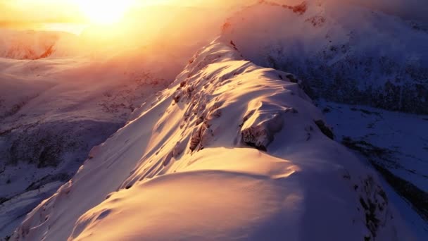 Repülés Felhők Felett Mountain Tops Paradise Heaven Örökkévalóság Teremtés Mountain — Stock videók