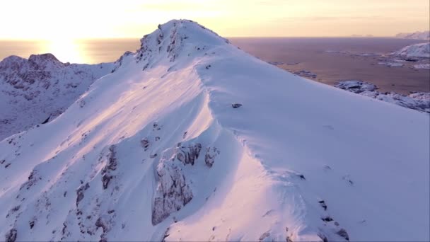 Pemandangan Udara Dari Fiord Lofoten Norwegia Tertutup Oleh Salju Musim — Stok Video